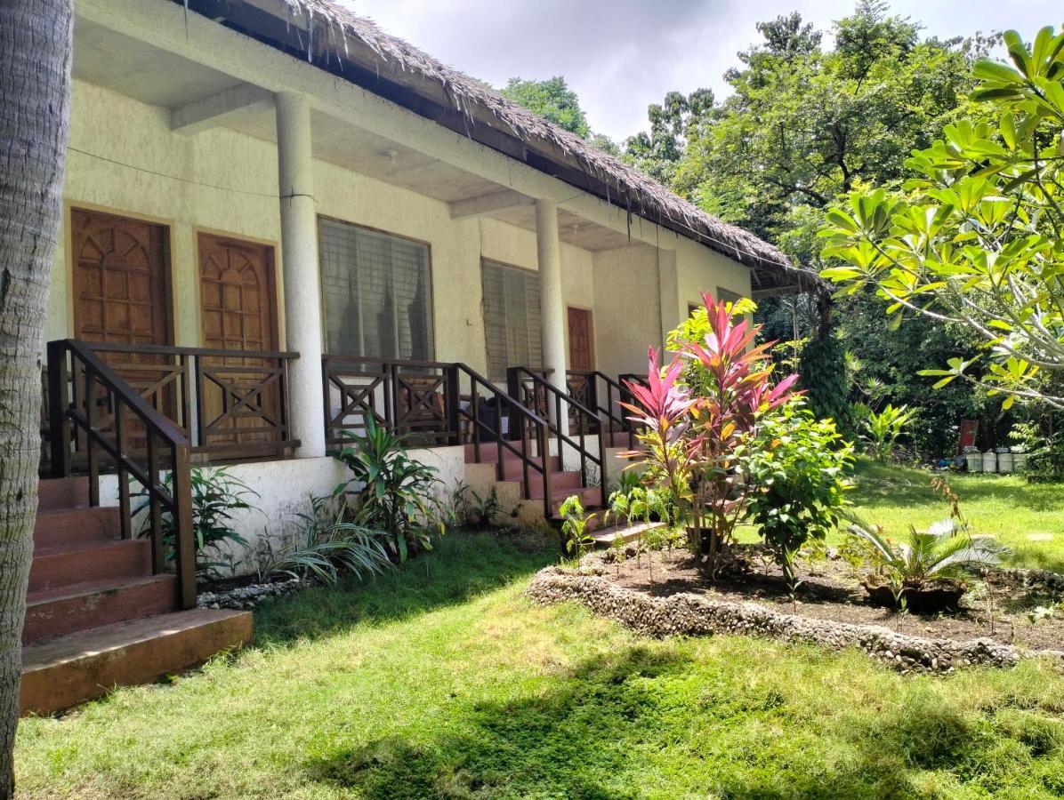 The Sylvia * San Juan (Siquijor)